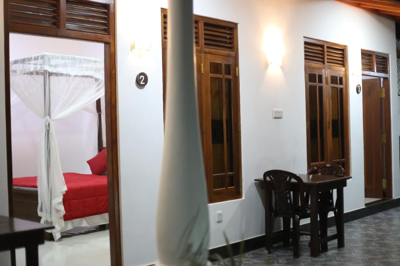 Bakery Family Guest House Mirissa Quarto foto
