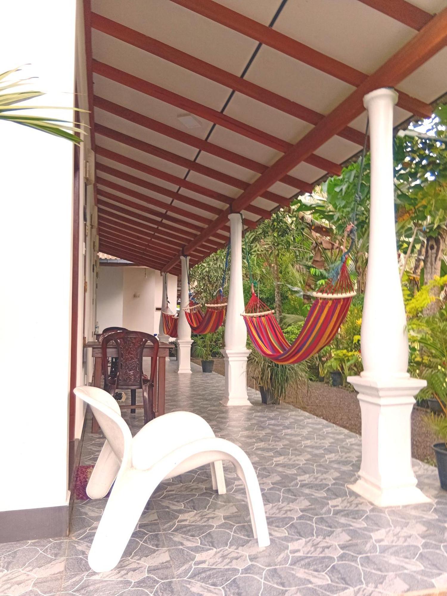 Bakery Family Guest House Mirissa Exterior foto