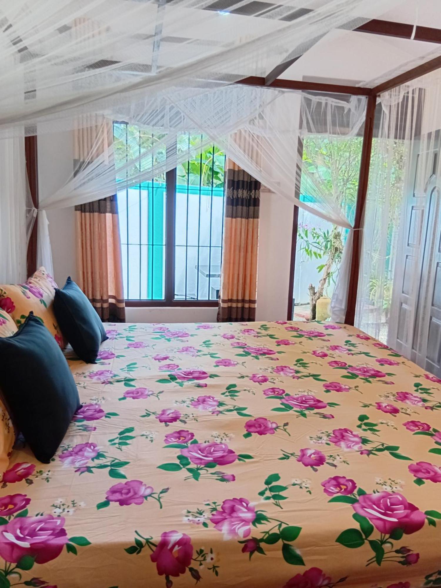 Bakery Family Guest House Mirissa Exterior foto